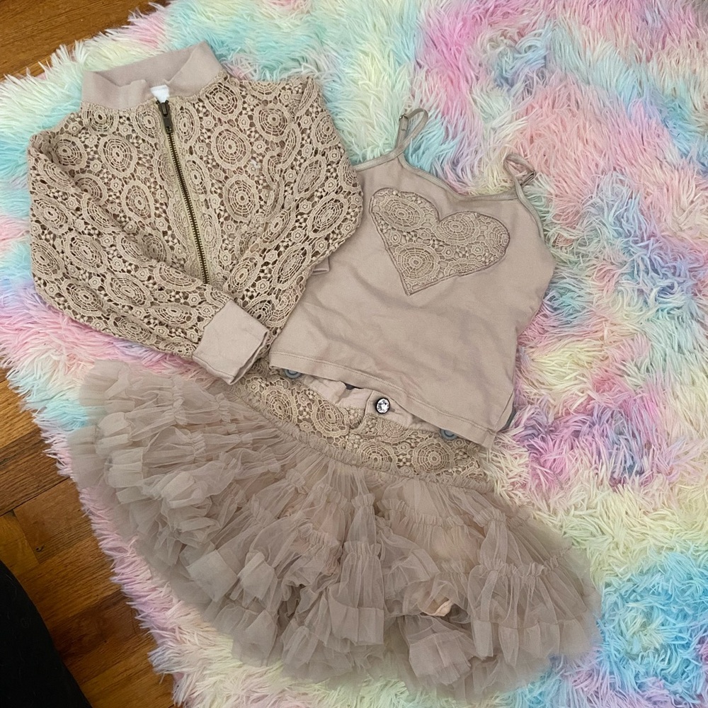 Little Girls 4T Cream Colored Outfit